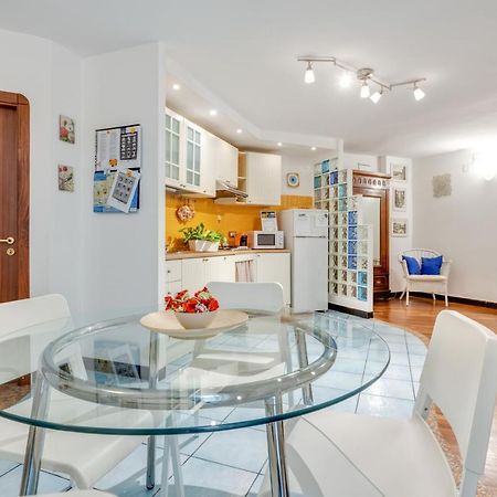 Guesthost - Casa Querida Central & Elegant Flat Наполи Екстериор снимка