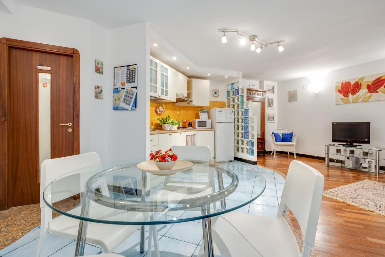 Guesthost - Casa Querida Central & Elegant Flat Наполи Екстериор снимка