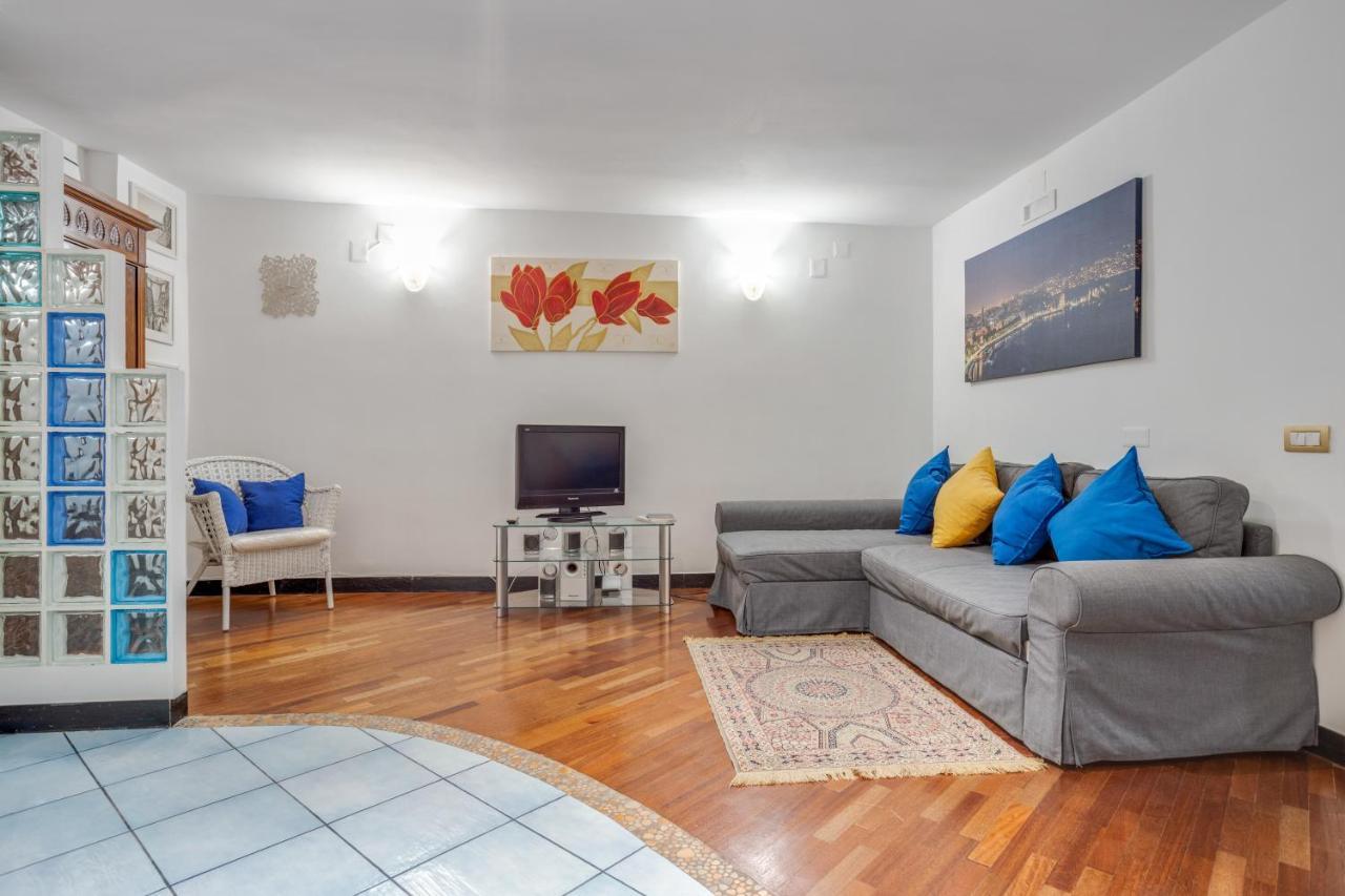Guesthost - Casa Querida Central & Elegant Flat Наполи Екстериор снимка