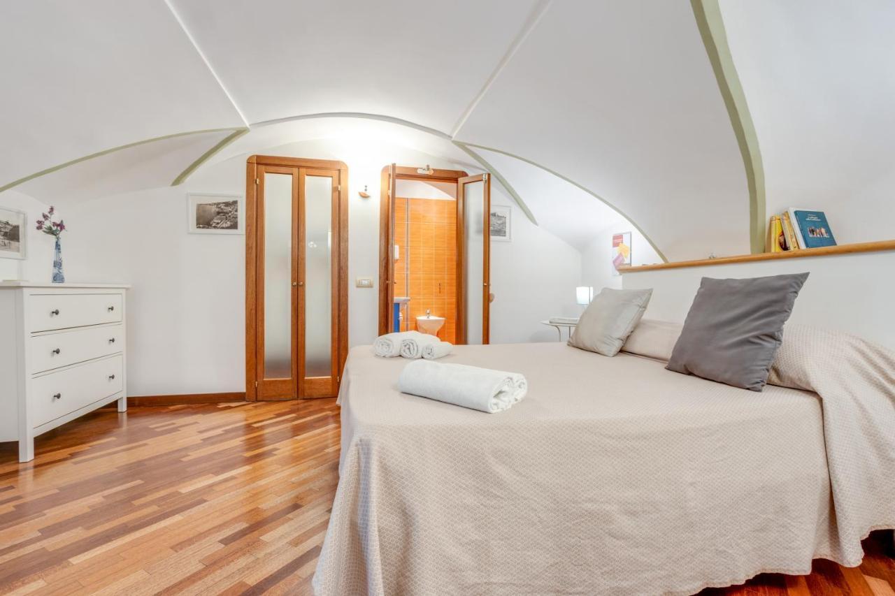 Guesthost - Casa Querida Central & Elegant Flat Наполи Екстериор снимка