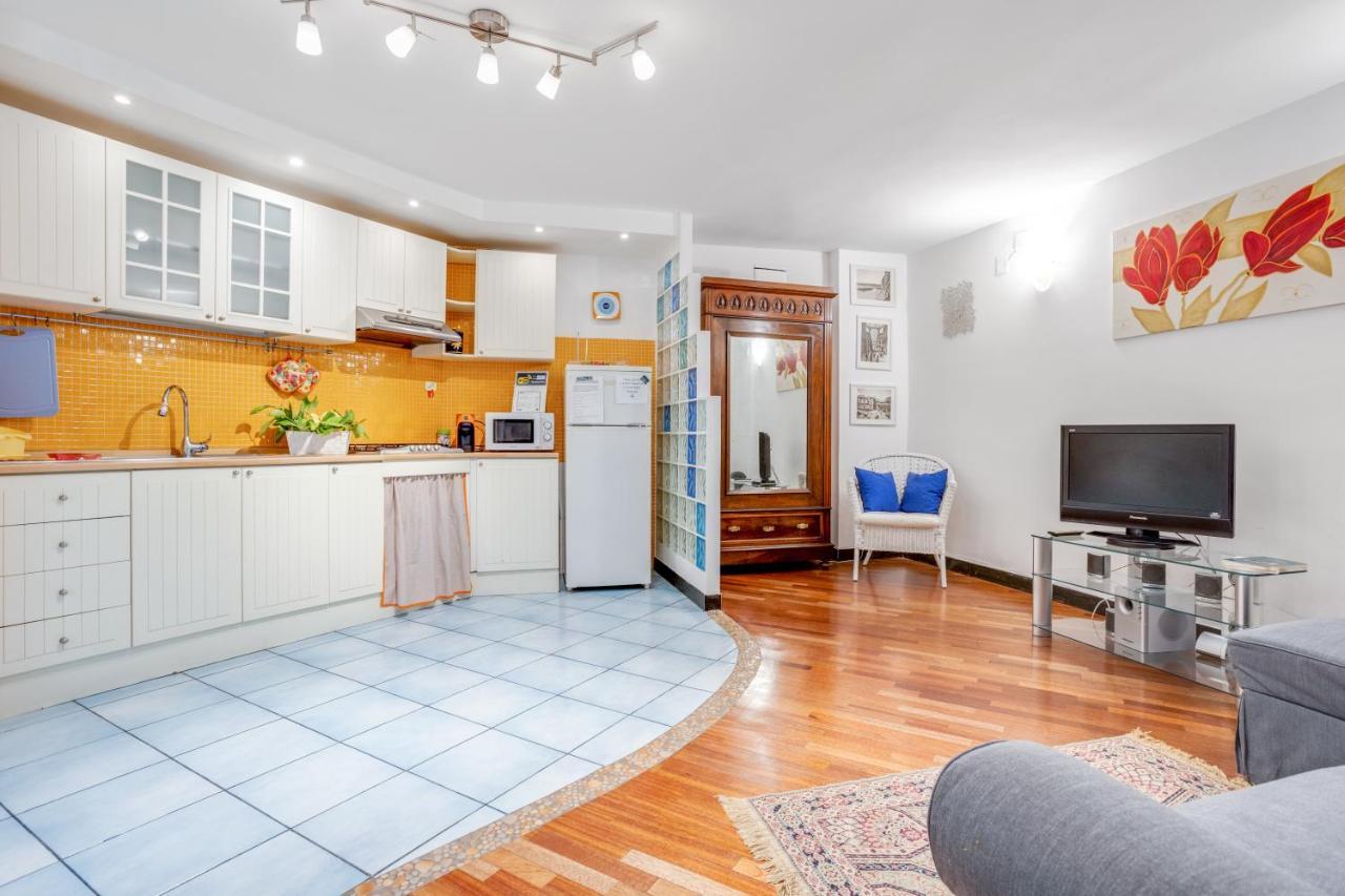 Guesthost - Casa Querida Central & Elegant Flat Наполи Екстериор снимка