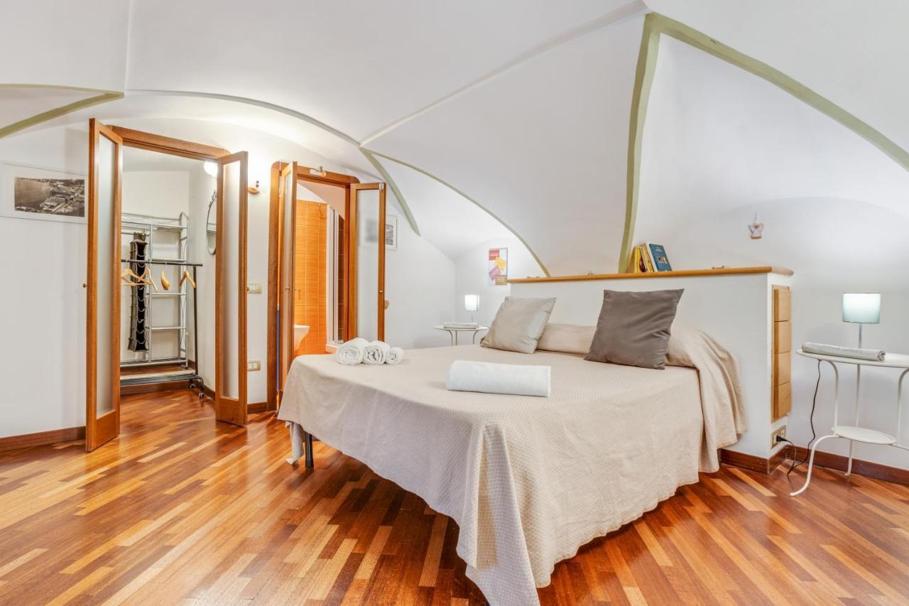 Guesthost - Casa Querida Central & Elegant Flat Наполи Екстериор снимка