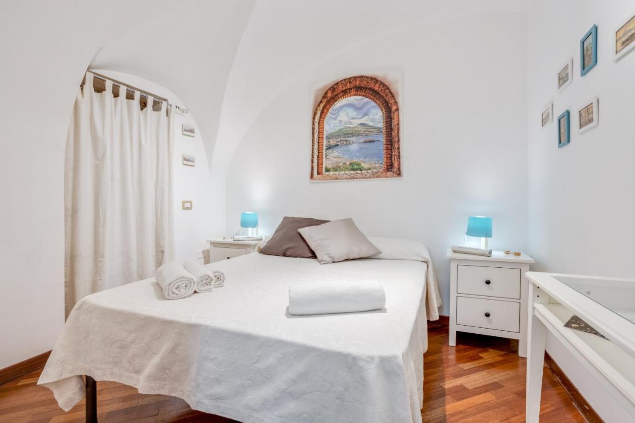 Guesthost - Casa Querida Central & Elegant Flat Наполи Екстериор снимка