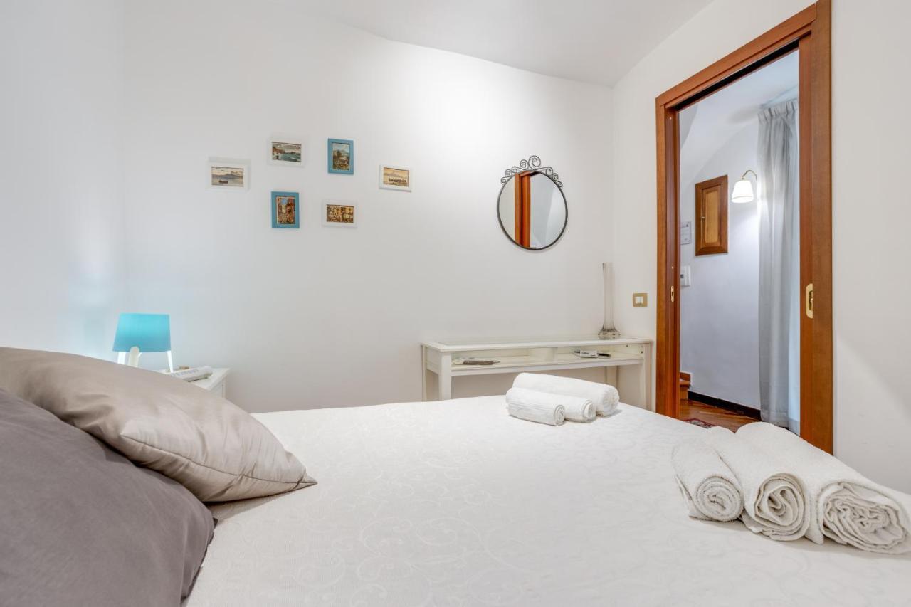 Guesthost - Casa Querida Central & Elegant Flat Наполи Екстериор снимка